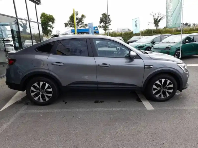 Renault Arkana mild hybrid 140 edc fap - 22 — photo 110