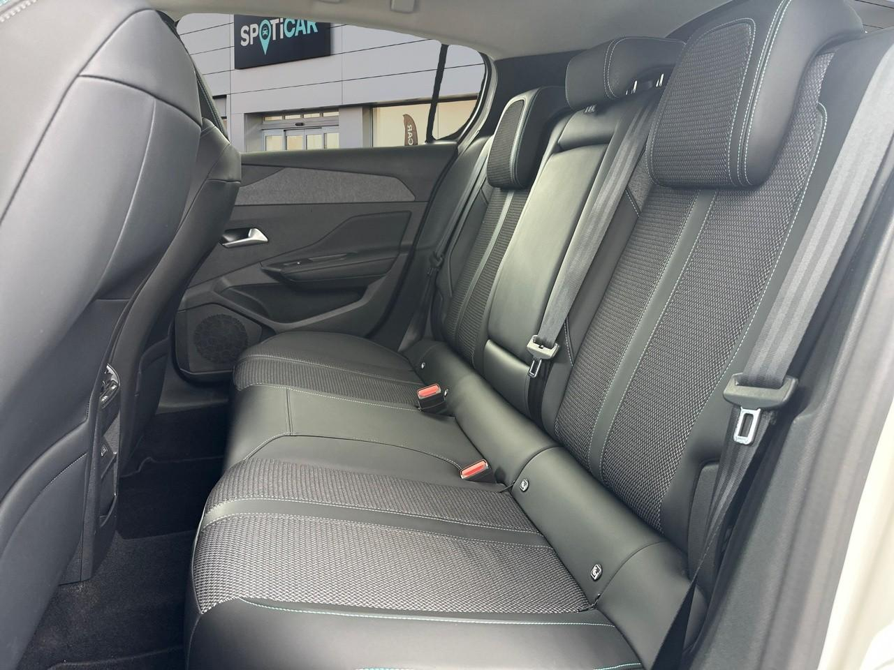 Peugeot 308 1.2 puretech 130ch s&s allure pack — photo 10