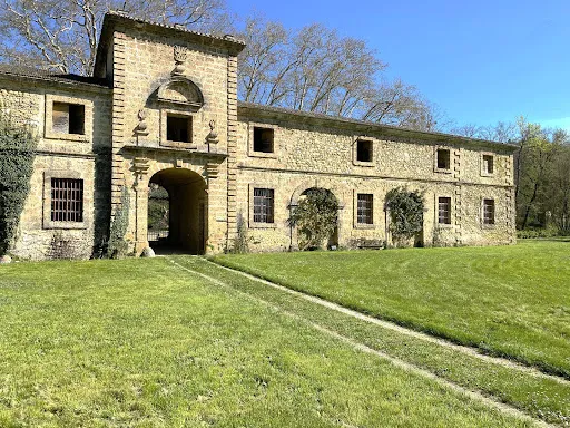 Château 30 pièces 1500 m²