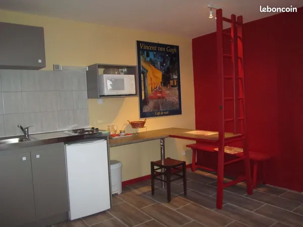 STUDIO Meublé 5 mn CNPE Belleville/L
