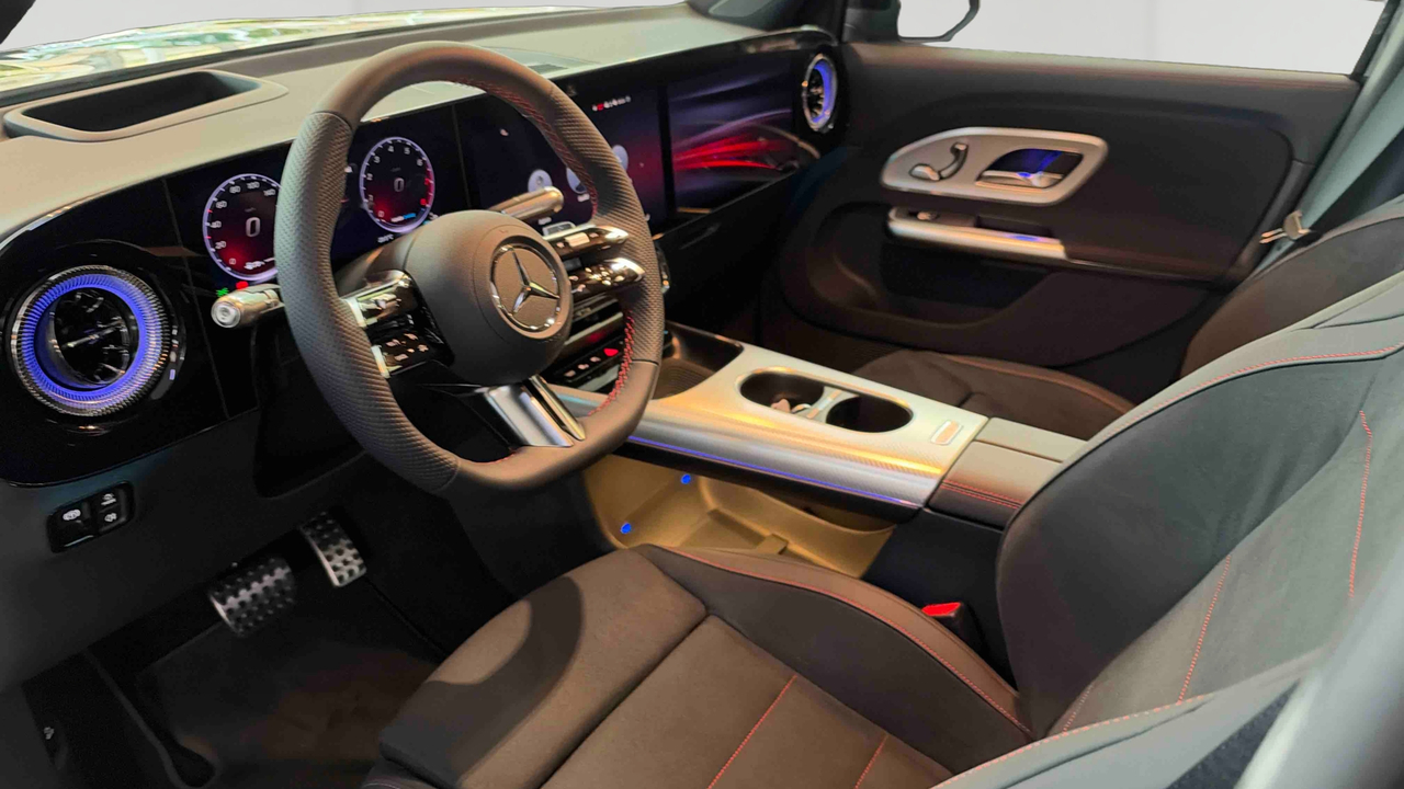 Mercedes GLB 200 — photo 10