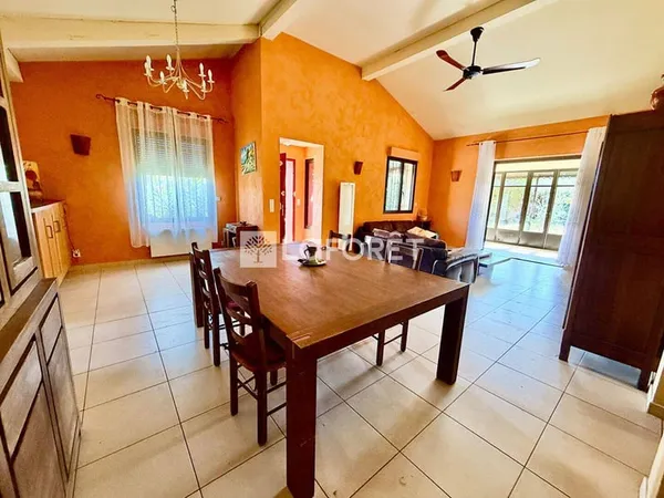 Maison de plain-pied 5 pièces 165 m²