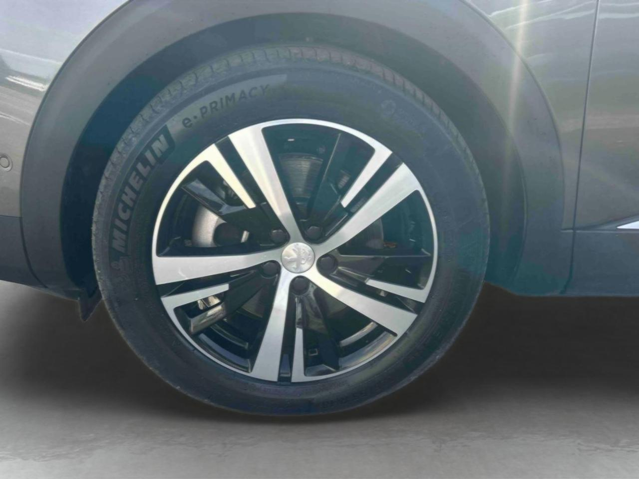 Peugeot 3008 plug-in hybrid 225 gt e-eat8 + toit ouvrant / char — photo 10
