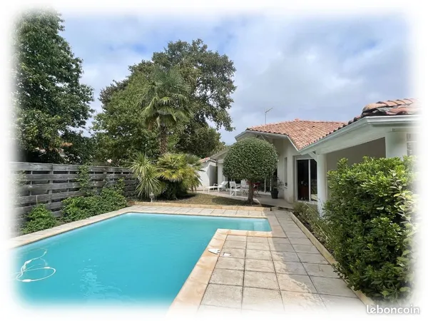 MAISON DE PLAIN-PIED 126 m² - Quartier COUTURELLES - 4 CHAMBRES - PISCINE - JARDIN SANS VIS-À-VIS - 