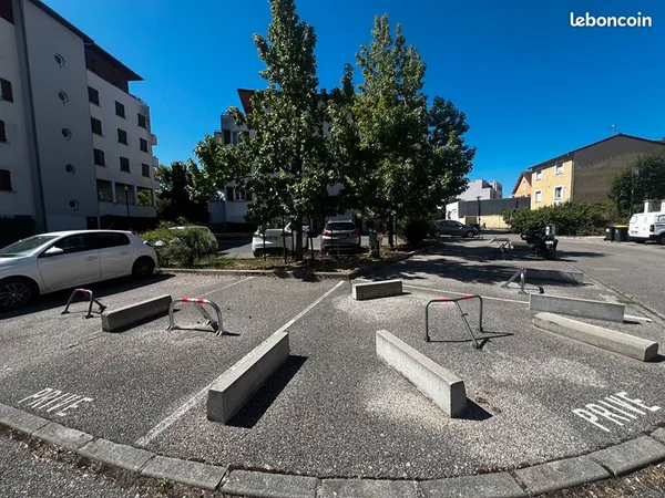 Parking/box PONT DE CHERUY