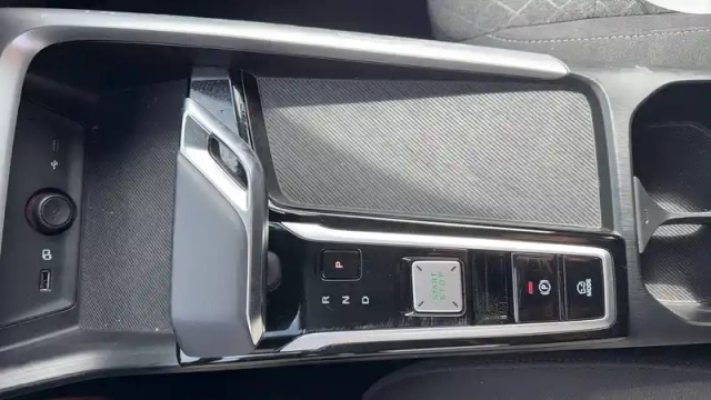 Mg Zs 1.5 l hybrid+ 197 ch — photo 2