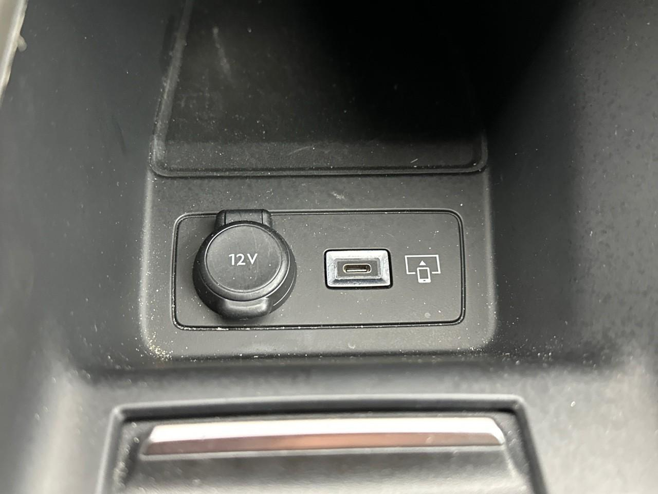 Peugeot 308 hybrid 145 e-dcs6 allure — photo 33