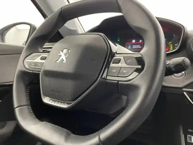 Peugeot 208 electrique 50 kwh 136ch — photo 32