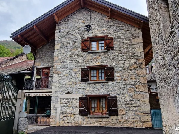 Maison avec grange a vendre