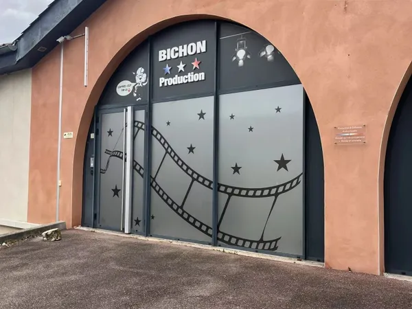 LOCAL PROFESSIONNEL / COMMERCIAL – 187 m² – FEURS CENTRE