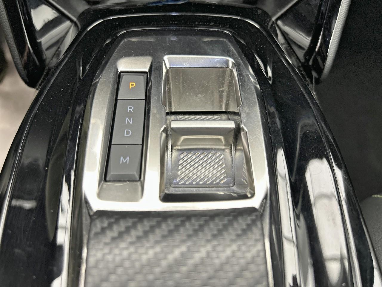 Peugeot 2008 puretech 130 s&s eat8 gt — photo 19