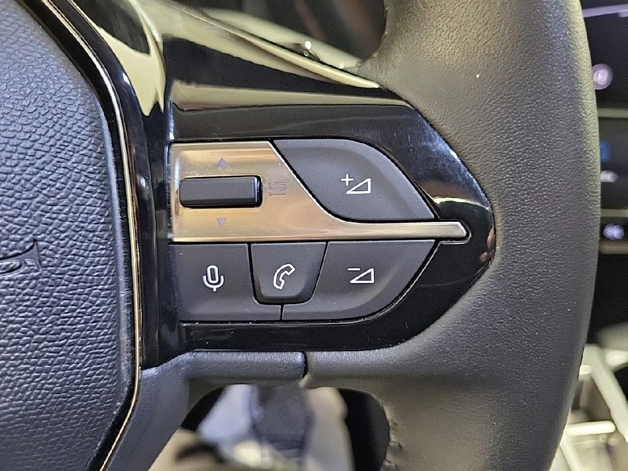 Peugeot 308 phev 180 e-eat8 allure pack — photo 21