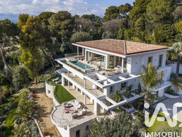 Maison 15 pièces 760 m²