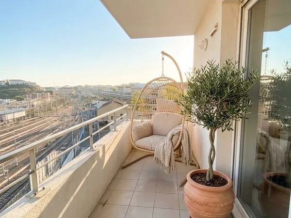 🌟 T3 lumineux avec balcon et vue dégagée -avec une place de parking au sous sol