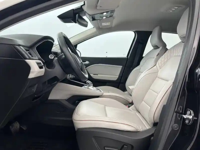 Renault Captur e-tech plug-in 160 — photo 36