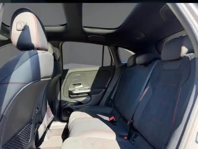 Mercedes Gla 200 d — photo 12