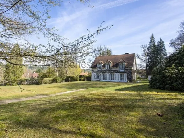 Maison 12 pièces 391 m²