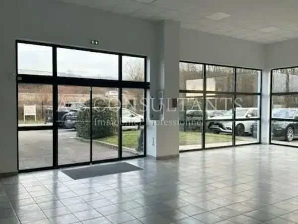 Local commercial/stockage à vendre