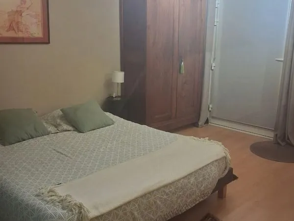 Chambre meublée