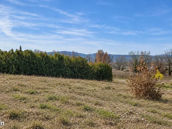Terrain plat 306m² cadre campagne