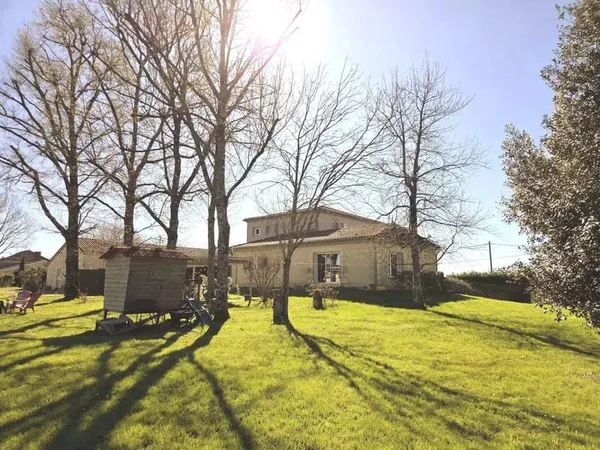 Maison de campagne entre La Réole et Monségur (33)