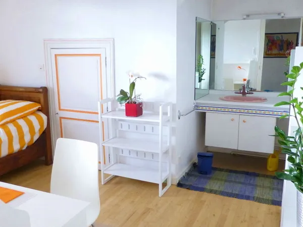 Loue Chambres meublées calmes et lumineuses en centre ville Nantes