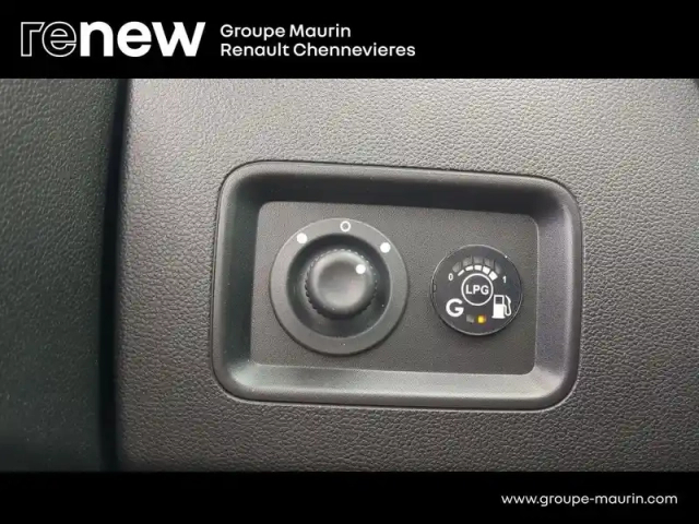 Dacia Duster 1.0 eco-g 100ch prestige 4x2 — photo 12