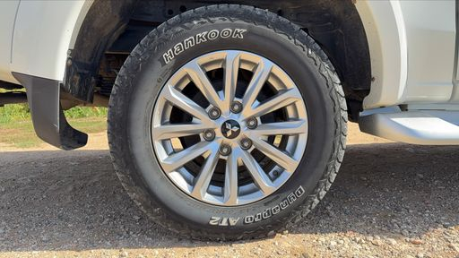 Mitsubishi L200 2.4 DI-D 181 4WD - Intense Connect – 2018 – 165157 km – Diesel – Boîte Manuelle — photo 42