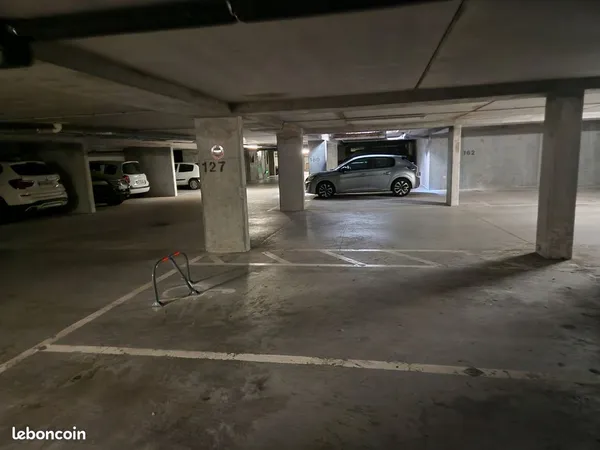 Place de parking sécurisée RER A Val d'europe