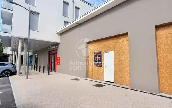Local commercial spacieux à Déville-lès-Rouen, 90 m²