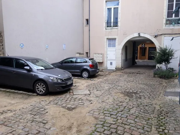 Parking hyper centre le Mans