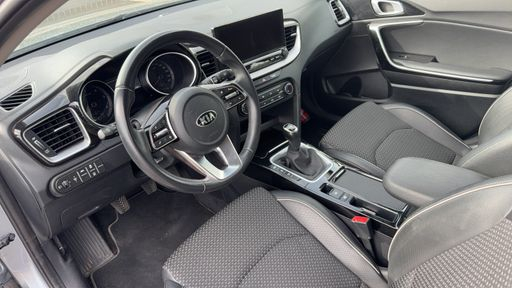 Kia XCeed 1.6 CRDi 136 MHEV - Design – 2021 – 60399 km – Hybride diesel – Boîte Manuelle — photo 17