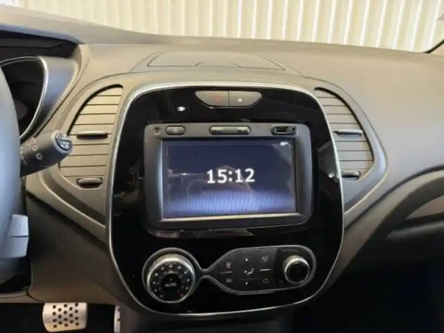 Renault Captur tce 150 fap edc — photo 14