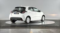 Toyota Yaris 116h Dynamic 5p MY22 — photo 5