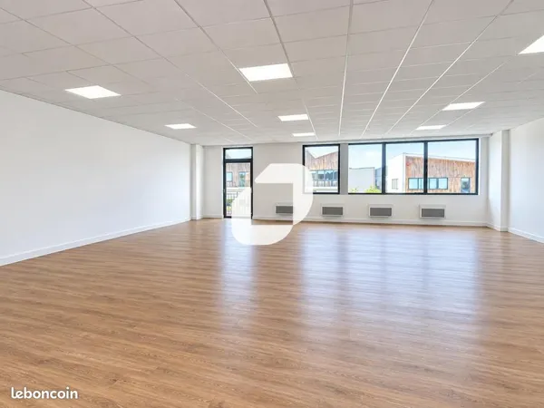 Bureau 416 m²