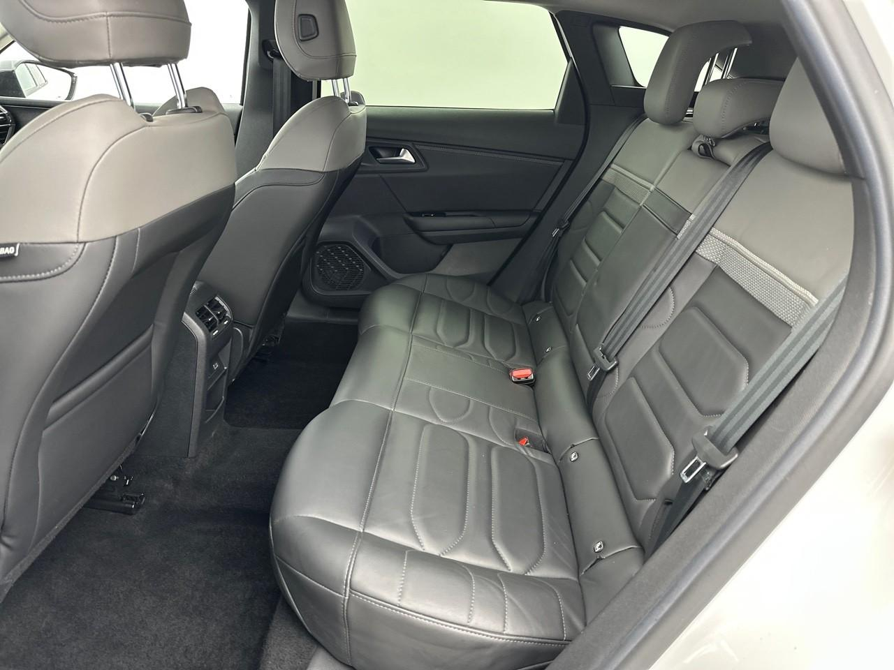 Citroën C5 X puretech 130 s&s eat8 shine — photo 12