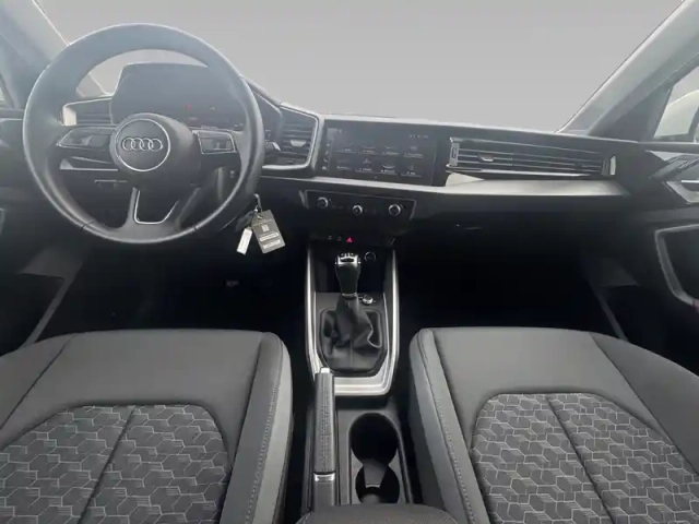 Audi A1 sportback 25 tfsi 95 ch bvm5 — photo 15