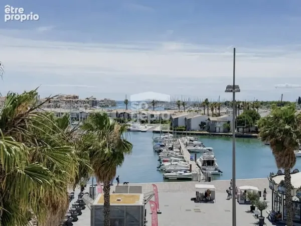 Réf : 2278 - Vente Appartement 3 Pièces Centre Port avec superbe vue et parking privé !