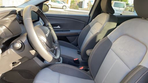 Dacia Jogger 1.6 140 Hybrid EDC - Extreme – 2023 – 44112 km – Hybride essence – Boîte Automatique — photo 18