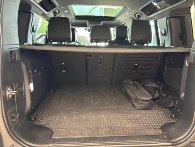 Land Rover Defender 110 2.0 p400e x-dynamic x — photo 29