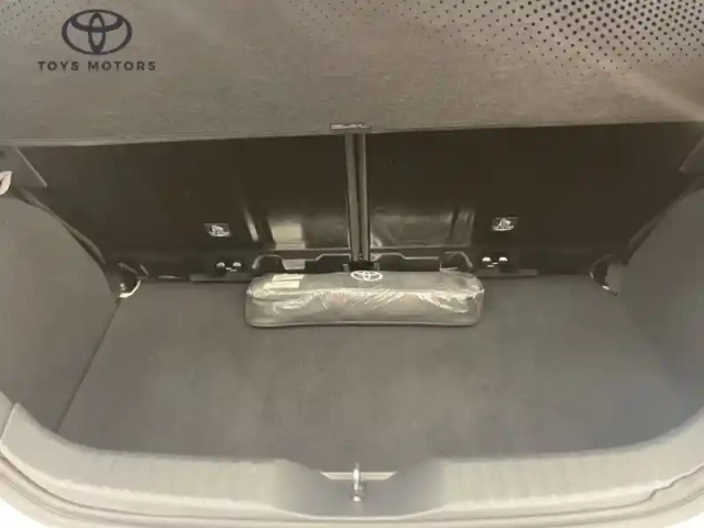 Toyota Aygo 1.0 s-cvt 72 dynamic — photo 17