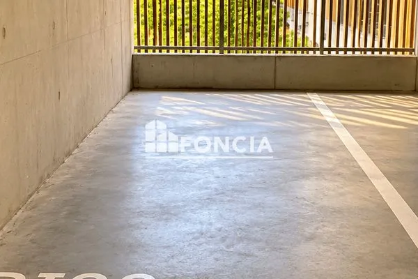 Parking 13 m²