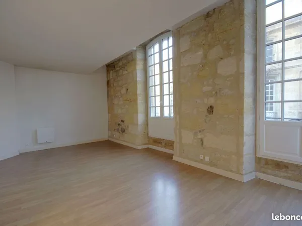 Appartement T2 place du parlement