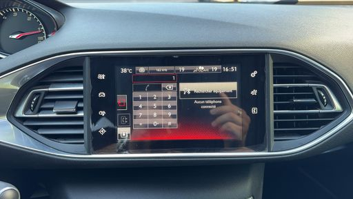 Peugeot 308 SW 2.0 BlueHDi 150 EAT6 - GT Line – 2016 – 141482 km – Diesel – Boîte Automatique — photo 55