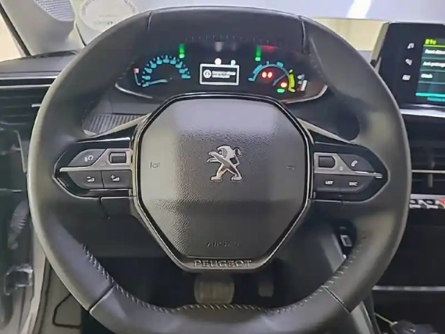 Peugeot 208 electrique 50 kwh 136ch — photo 9