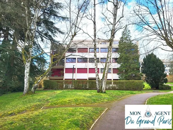 Appartement Gif Sur Yvette 3 pieces 64 m2 + balcon + cave + parking proche Plateau de Saclay Grand P