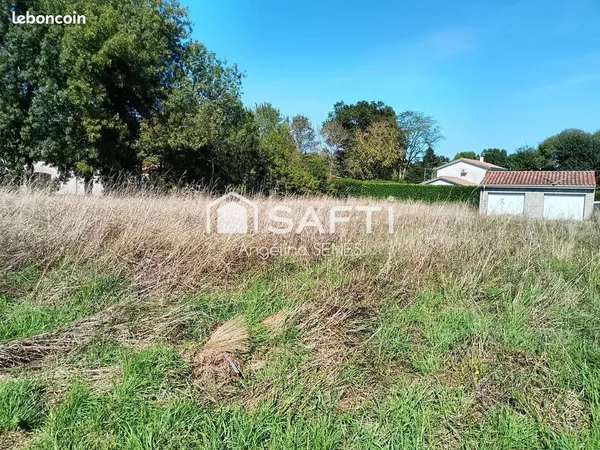 Parking/box 1810 m² SAINT-CAPRAIS-DE-BLAYE