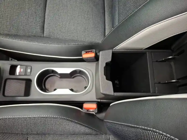 Renault Captur tce 140 - 21 — photo 24