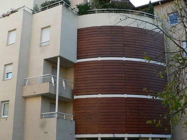 Particulier vend T2 de 42m2 étage 2/4 parking, cave, très calme