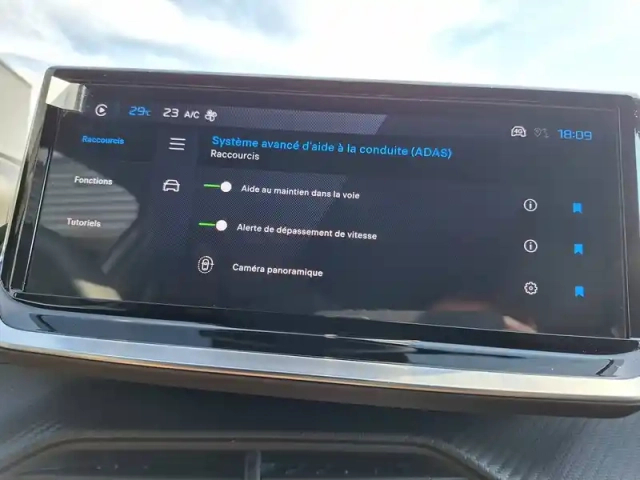 Peugeot 2008 electrique 54 kwh 156 ch — photo 25
